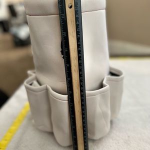 Brand New 8 pocket tote bag. Great 😌for holding multiple items at once. (OMP)